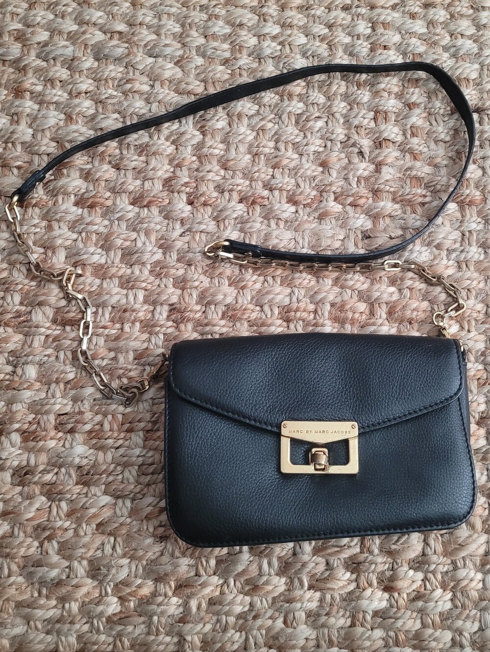 Marc by Marc Jacobs Black Pebbled Leather Turnlock Chain Strap Crossbody Bag